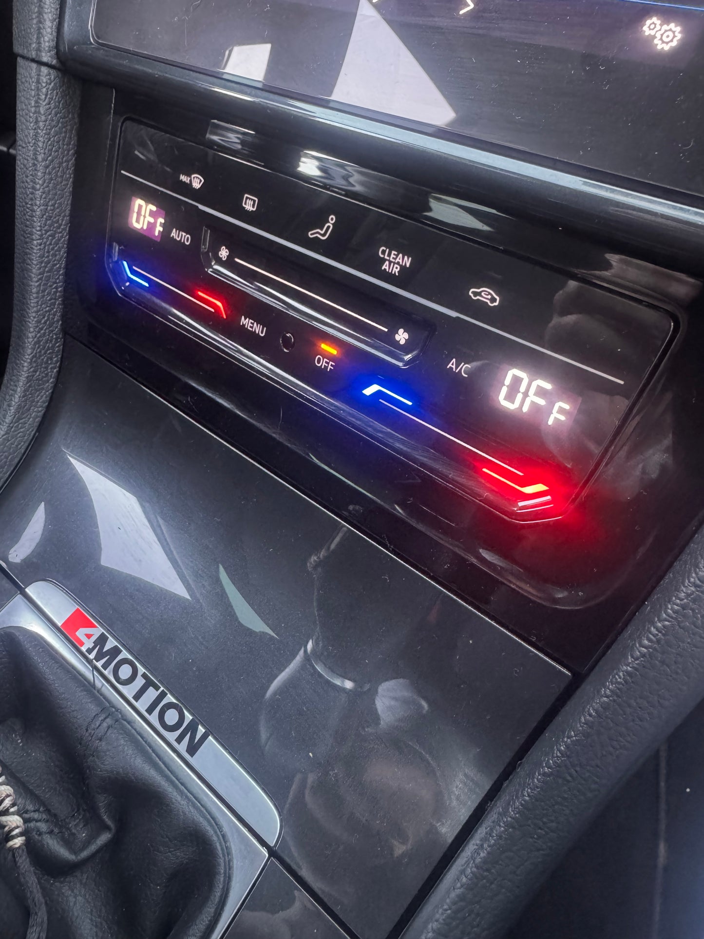 Panneau de climatisation tactile LCD – VW Golf 7 / 7.5 GTI / R (Version Premium)